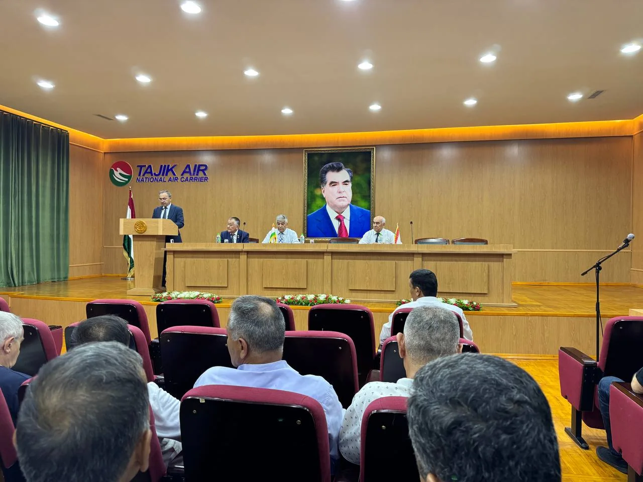 Собрание сотрудников Tajik Air